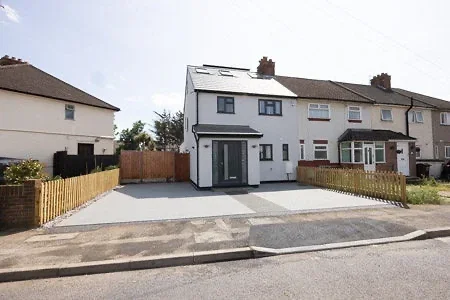 Room Greenwood Avenue in Greater London