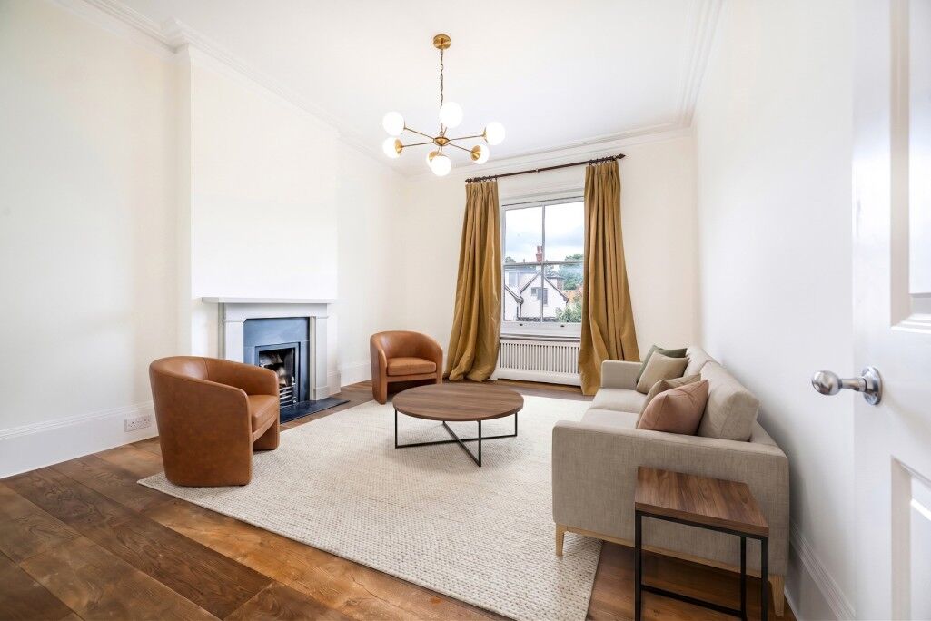 Flat Thurlow Road in Greater London