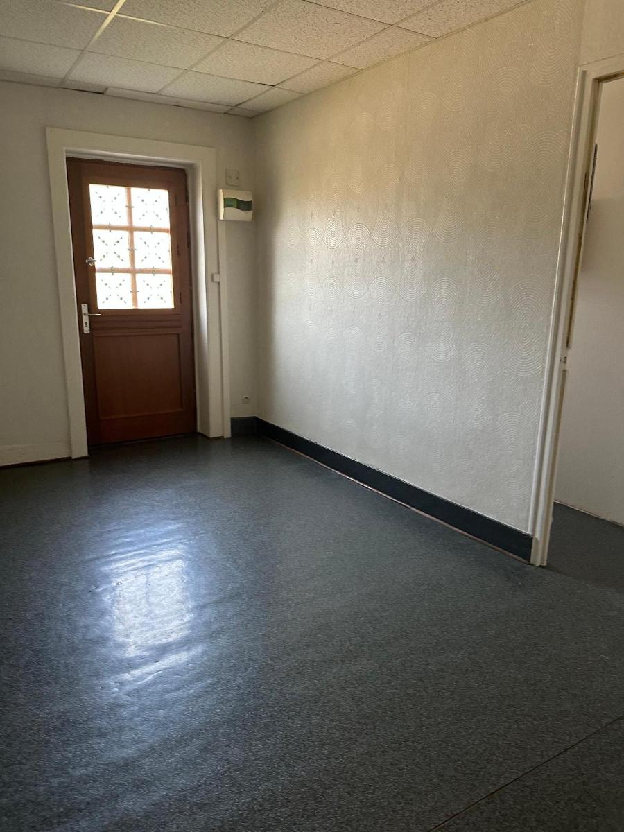 Flat Rue Robespierre in Unieux