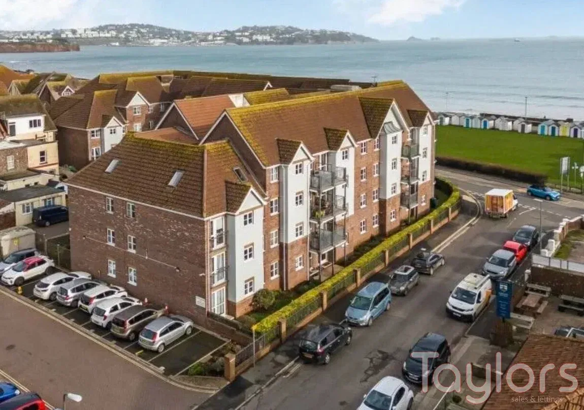 Flat Marine Drive in Paignton