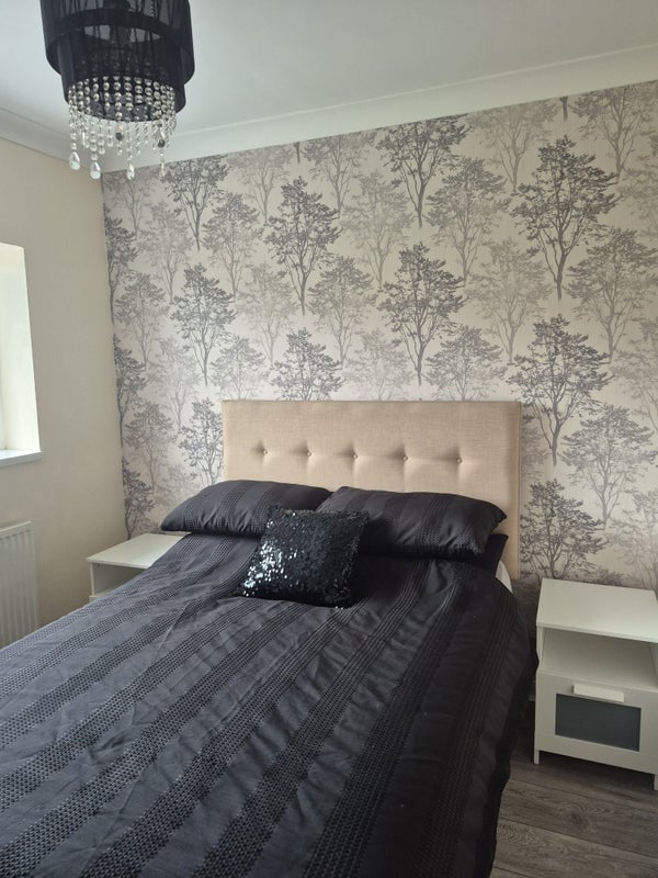 Room Glenholme Road in Sheffield