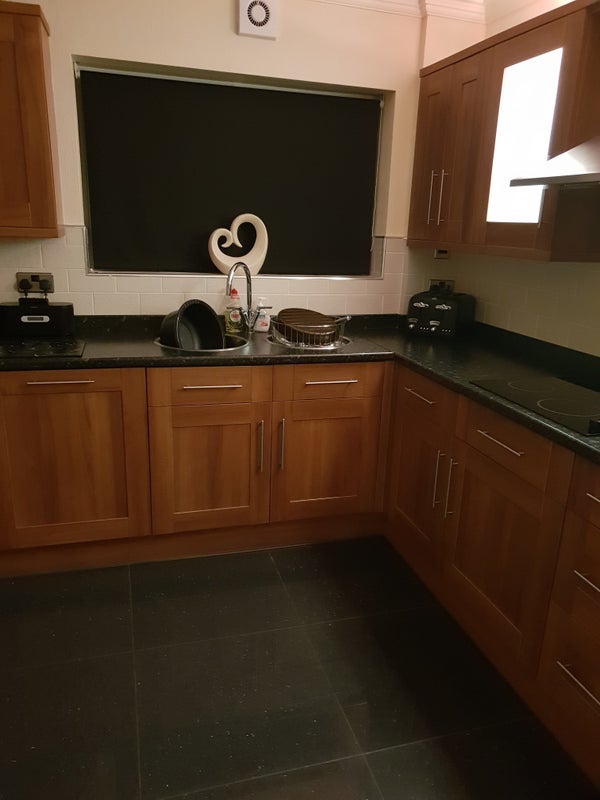 Room Glenholme Road in Sheffield