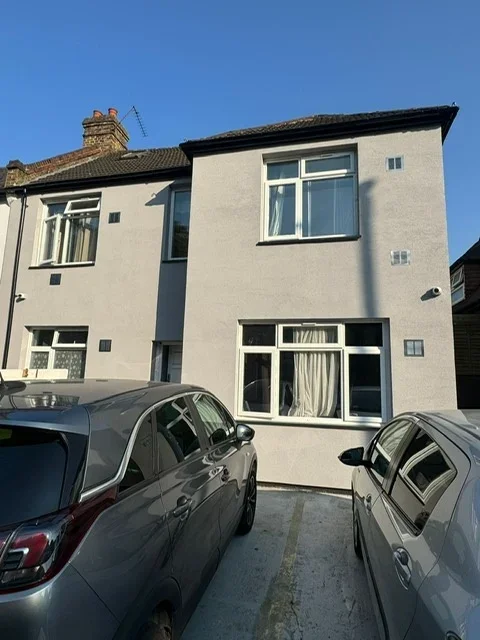 Flat Lampton Road in Greater London