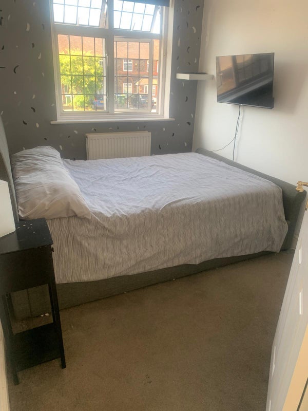 Room Footscray Road in Greater London