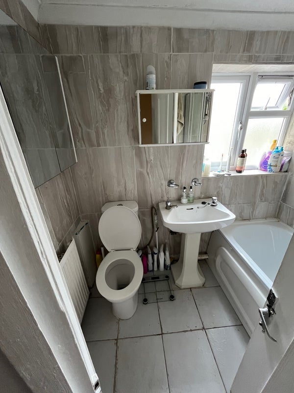 Room Choumert Road in Greater London