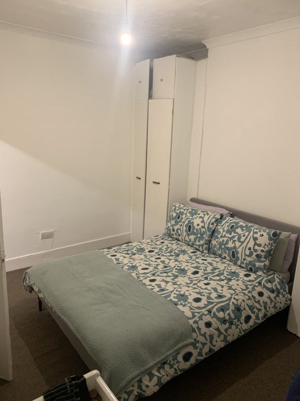 Room Choumert Road in Greater London