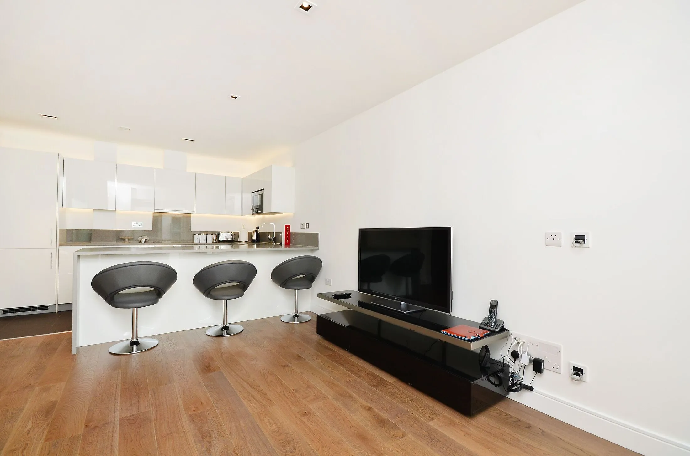 Flat Longfield Avenue in Greater London