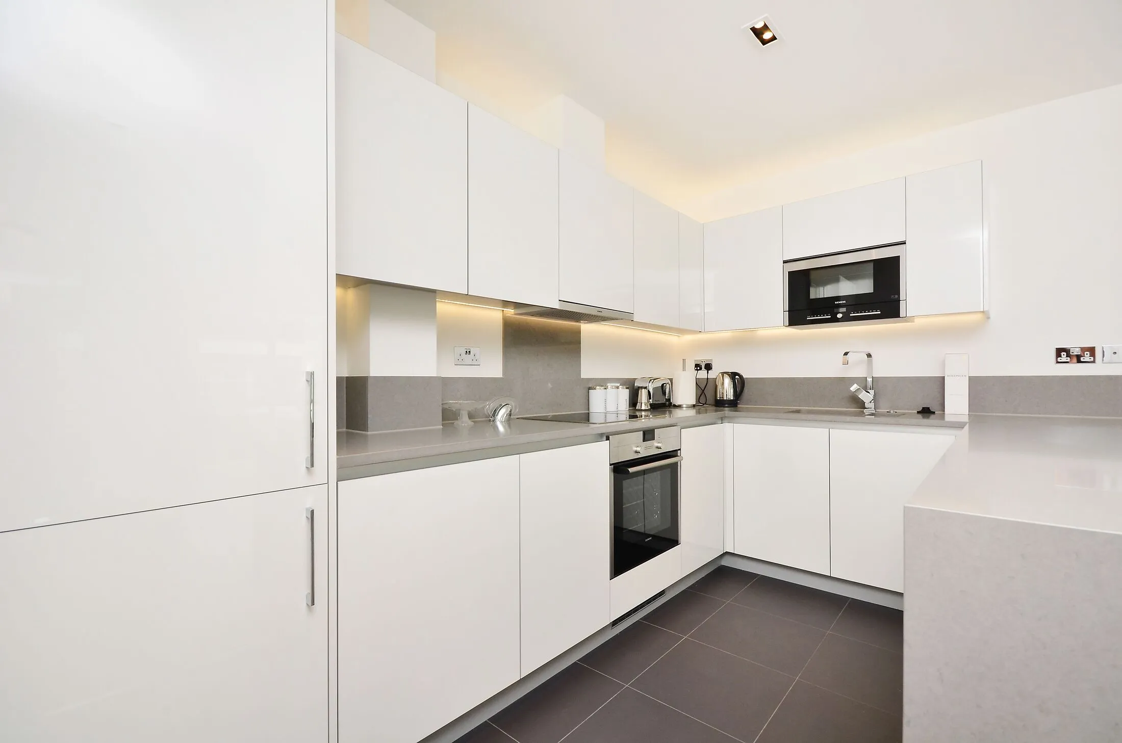 Flat Longfield Avenue in Greater London
