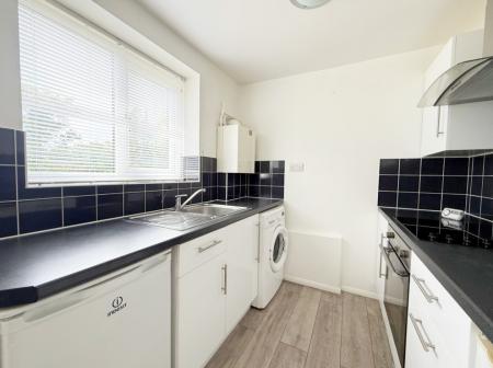 Flat Redan Gardens in Rushmoor