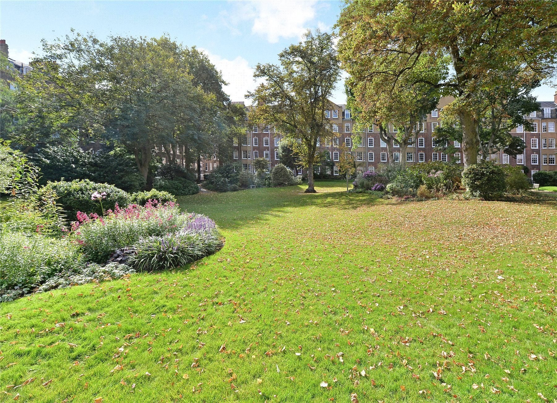 Flat Old Brompton Road in Greater London