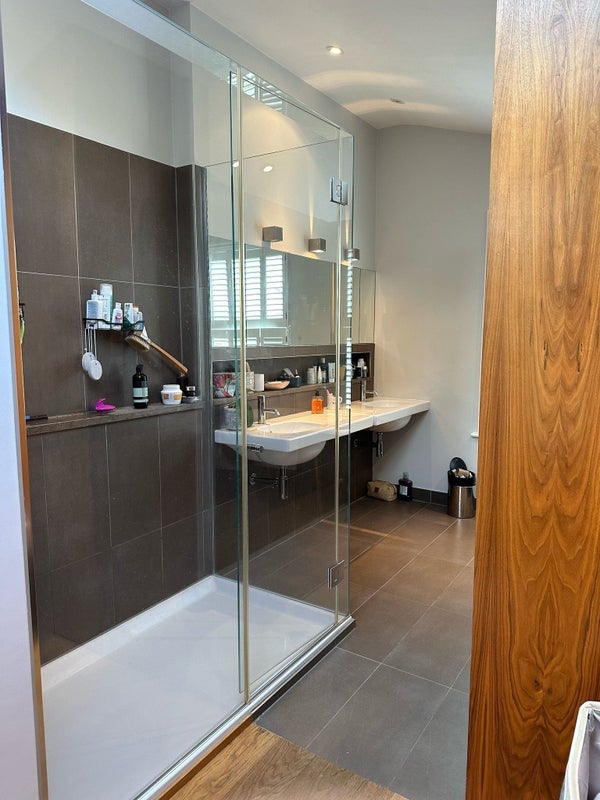 Room Kyrle Road in Greater London