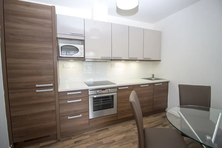 Flat Copenhagen Place in Greater London