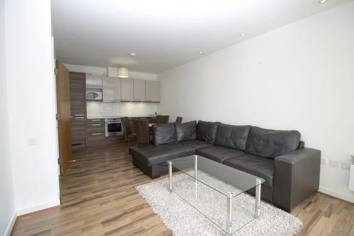 Flat Copenhagen Place in Greater London