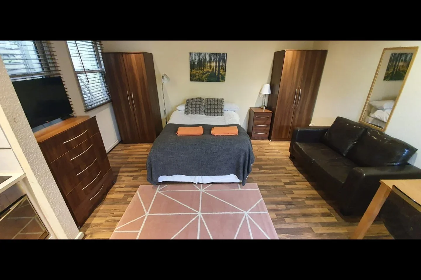 Flat Cranhurst Road in Greater London