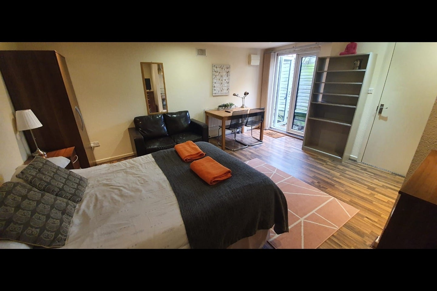 Flat Cranhurst Road in Greater London