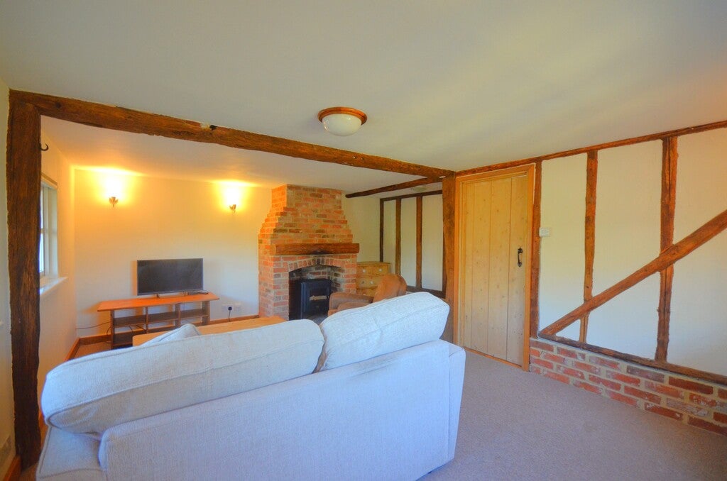 Flat Hadstock Road in Uttlesford