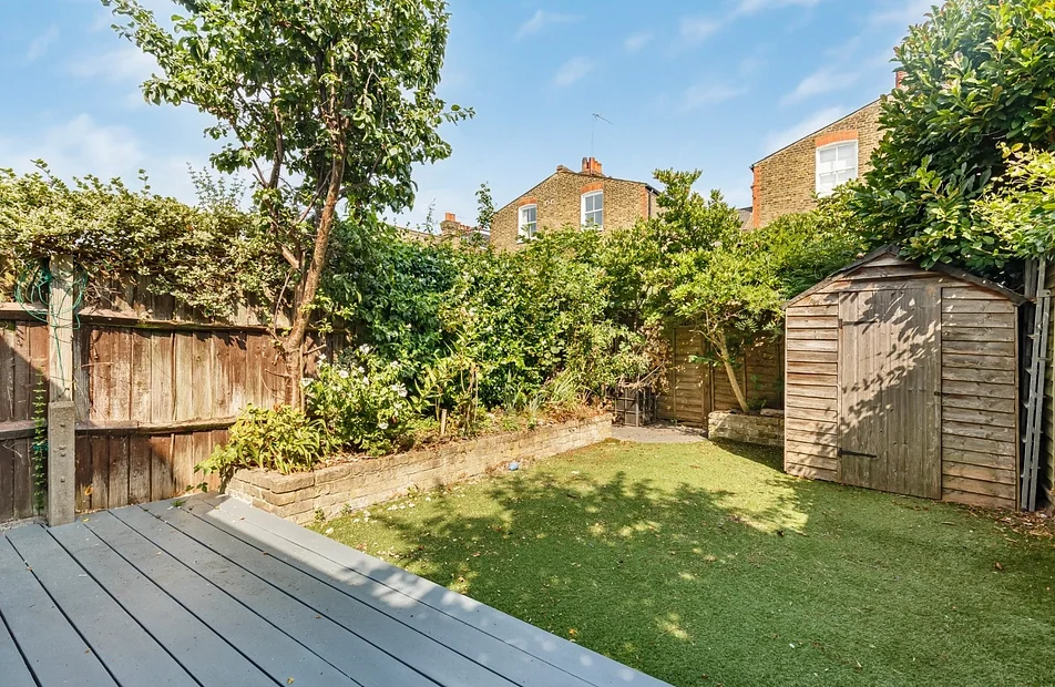 House St. Albans Avenue in Greater London