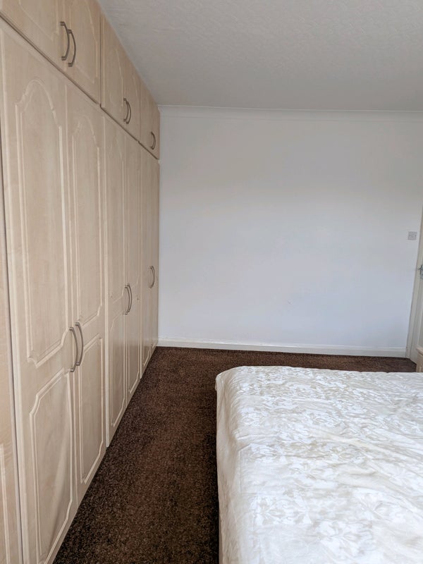 Room Green Lane in Greater London