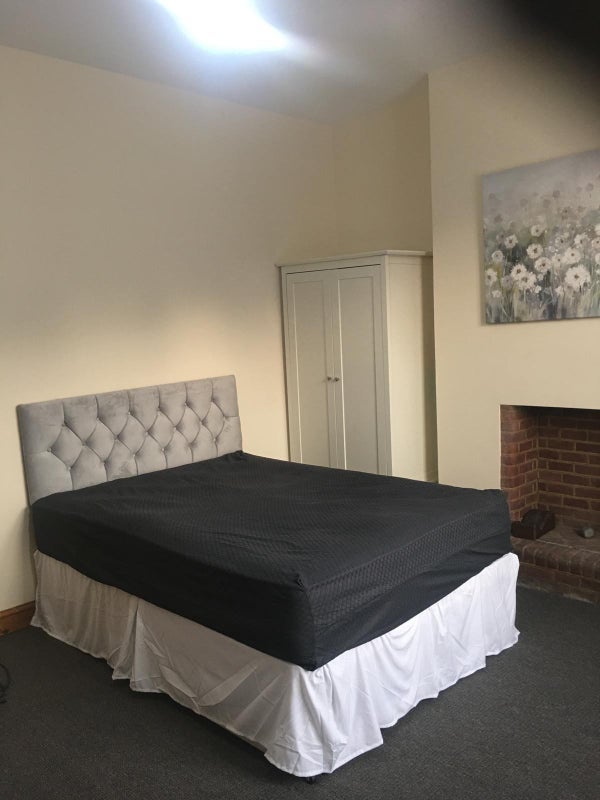 Room Pershore Road in Birmingham