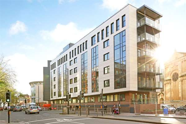 Flat Saint Thomas Street in Bristol