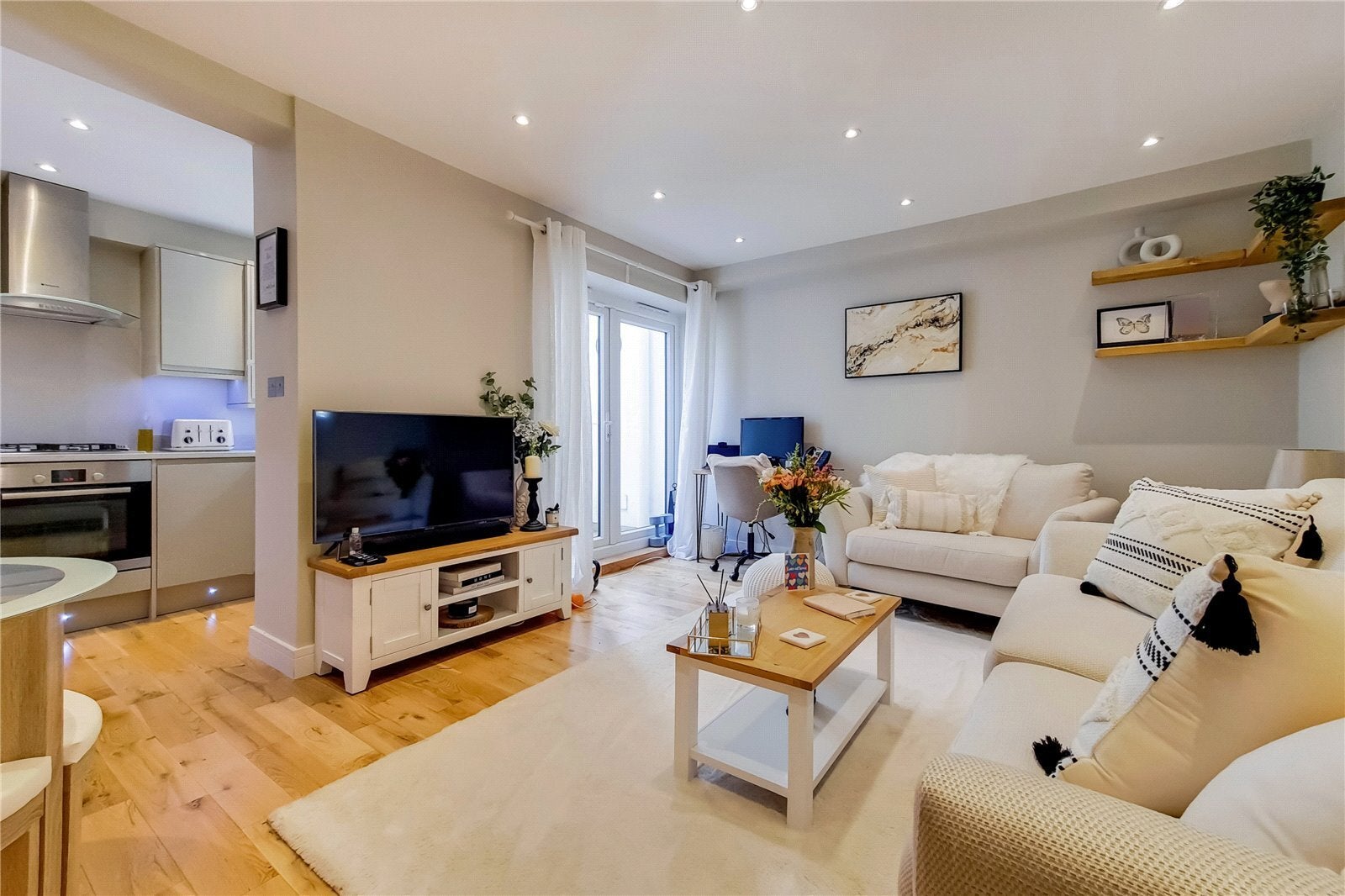 Flat Fernlea Road in Greater London