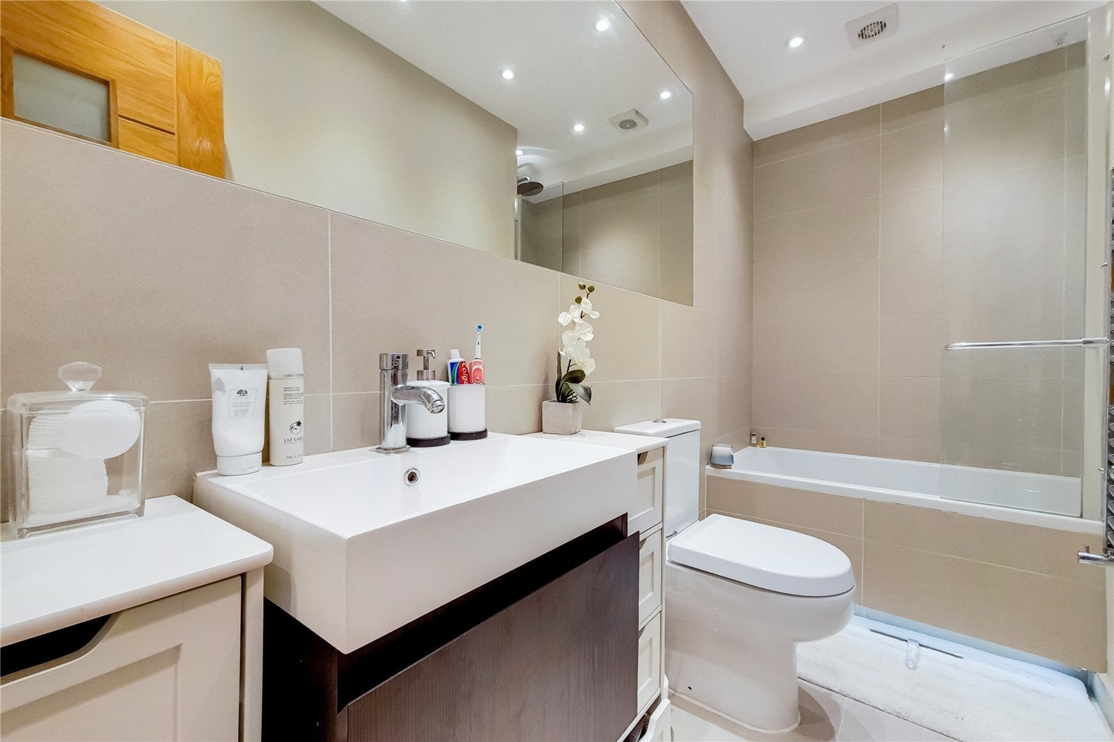 Flat Fernlea Road in Greater London