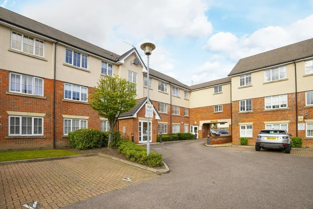 Flat Addison Court in Epping Forest