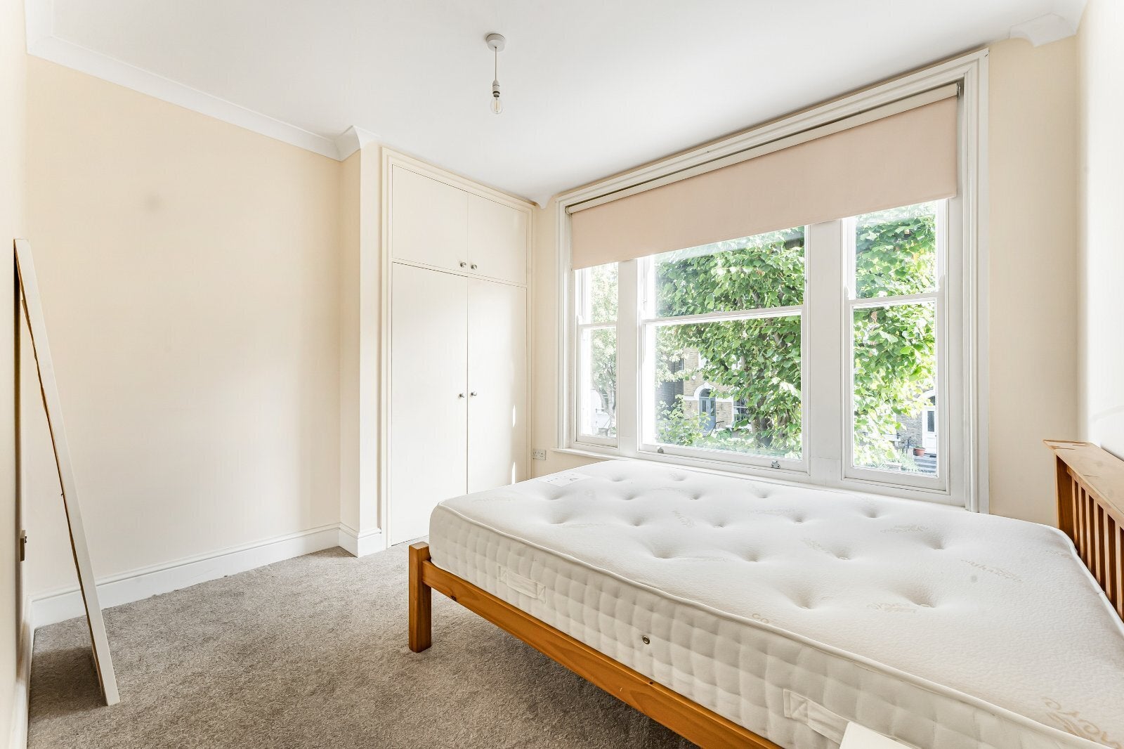 Flat Highbury Hill in Greater London
