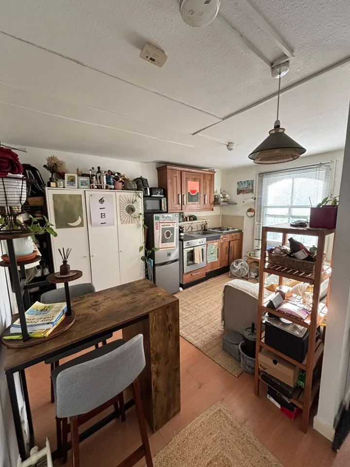 Room Cranfield Road in Greater London