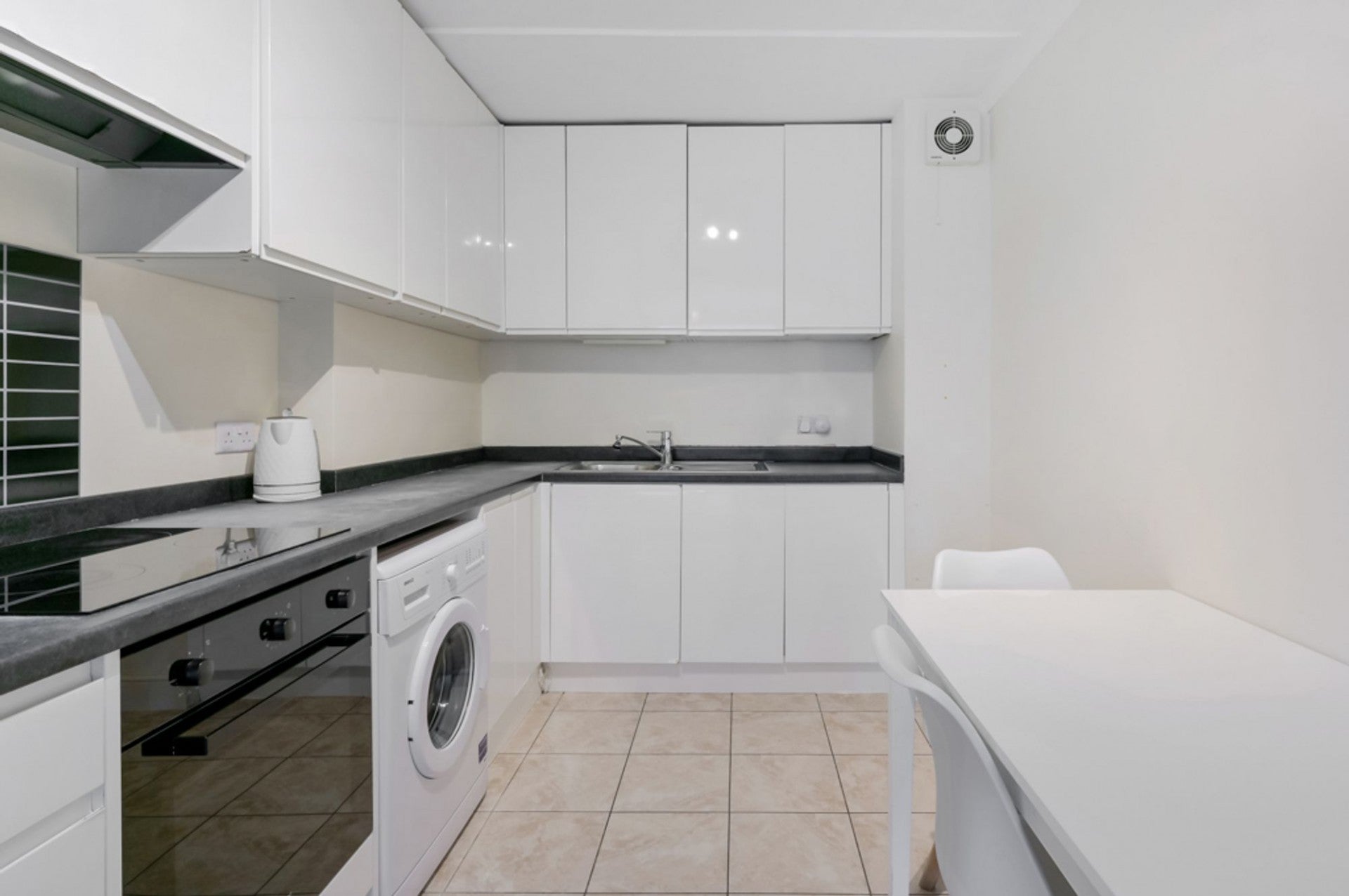 Flat King Street in Greater London