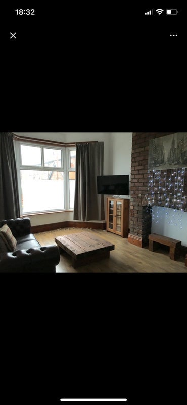 Room Cowlishaw Road in Sheffield