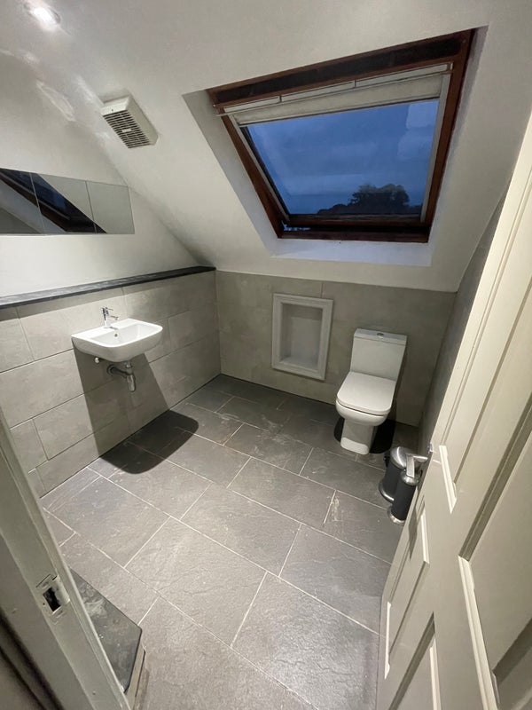 Room Cowlishaw Road in Sheffield