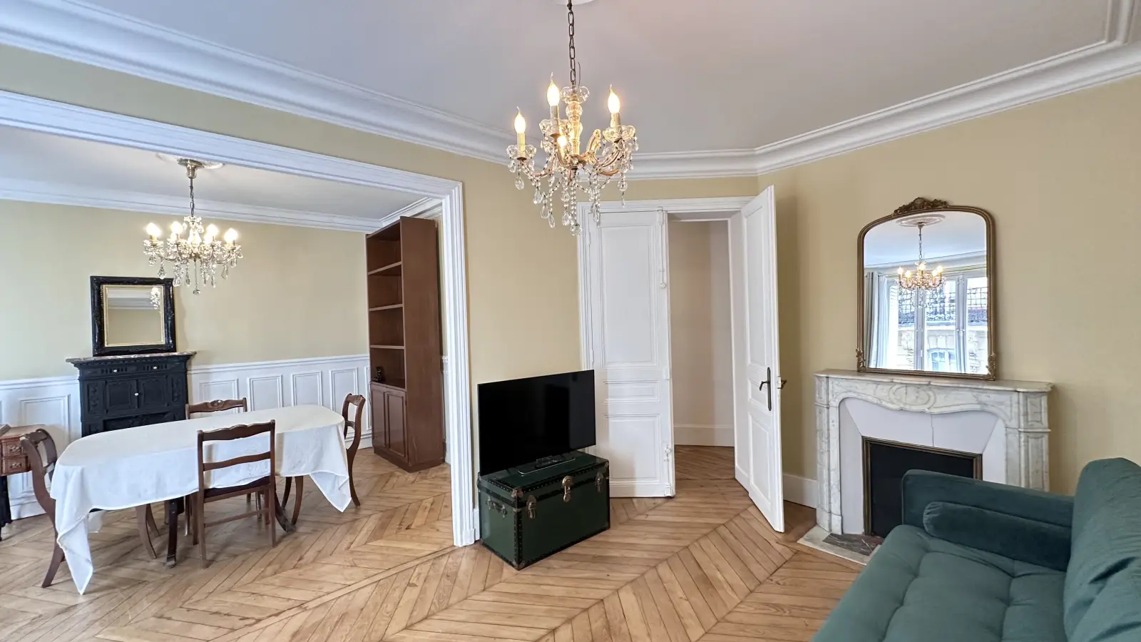 Appartement Rue André Gill à Paris