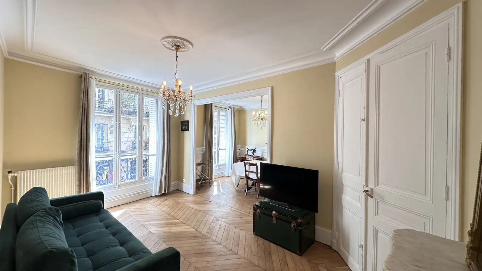 Appartement Rue André Gill à Paris