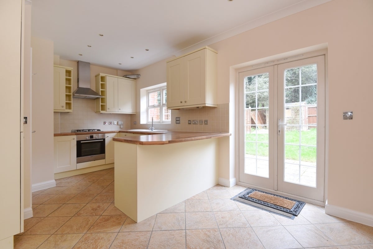 House Beningfield Drive in St Albans