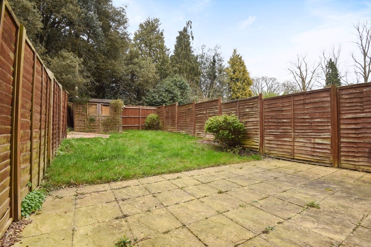 House Beningfield Drive in St Albans