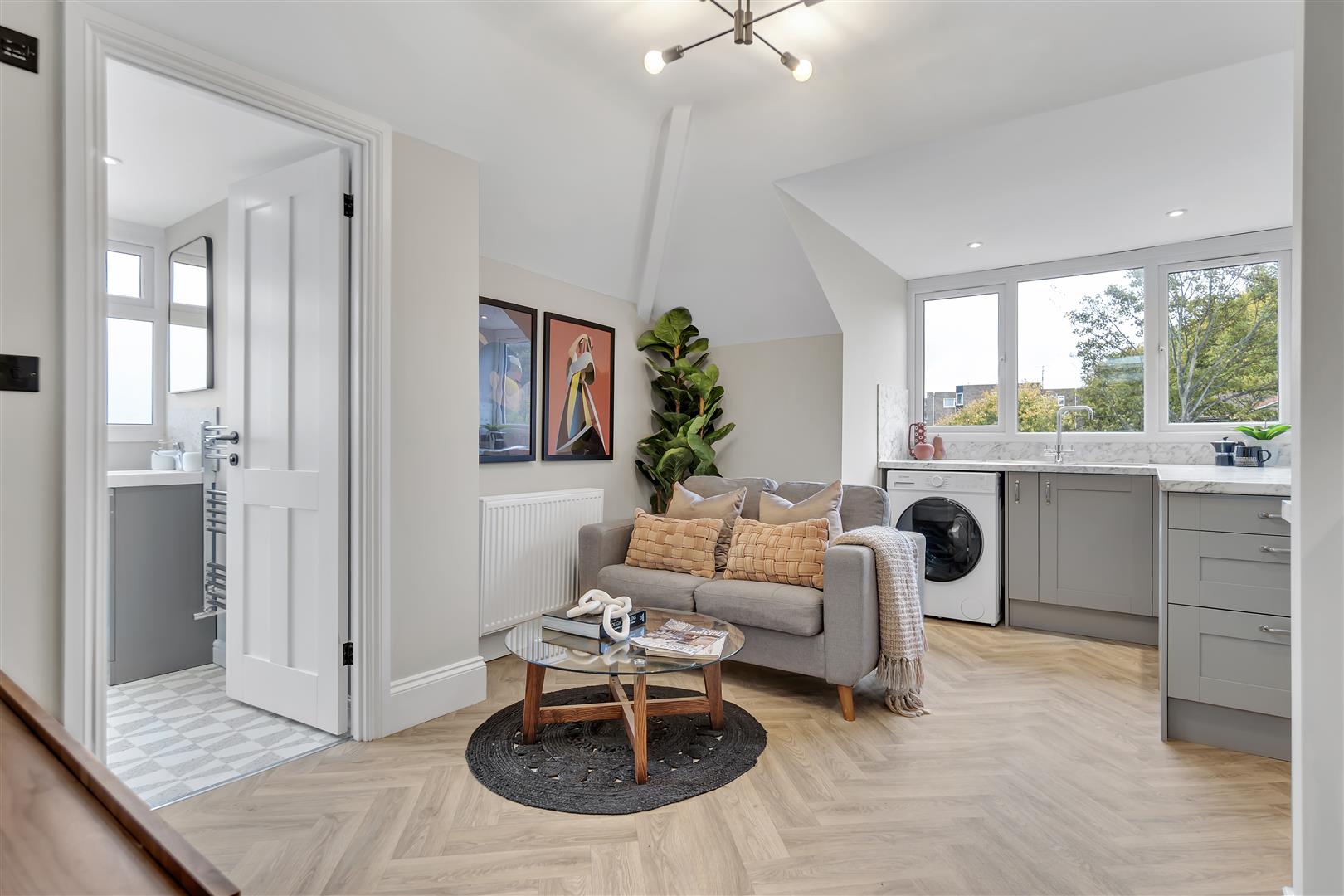 Flat Overnhill Road in Downend and Bromley Heath