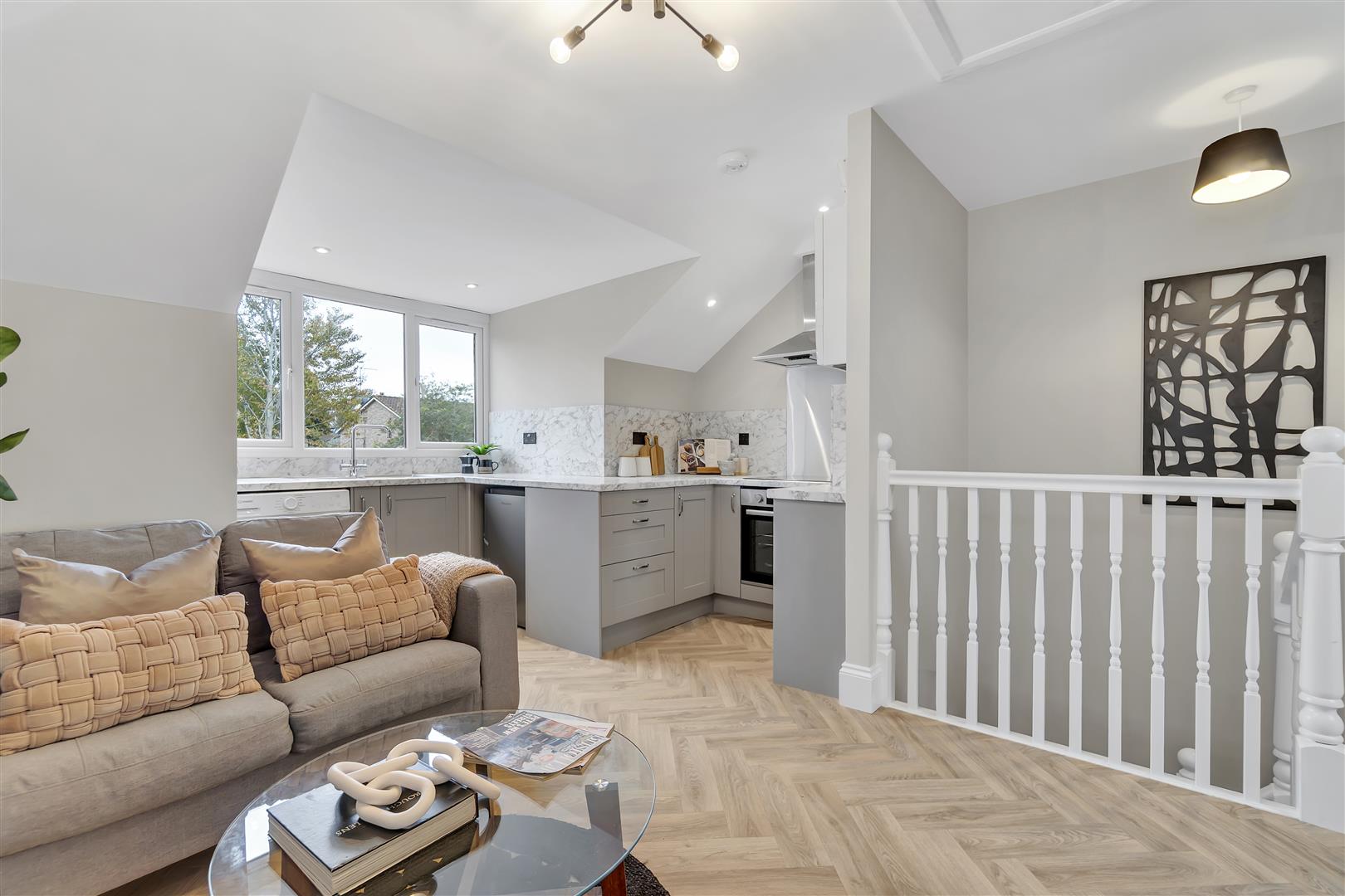 Flat Overnhill Road in Downend and Bromley Heath
