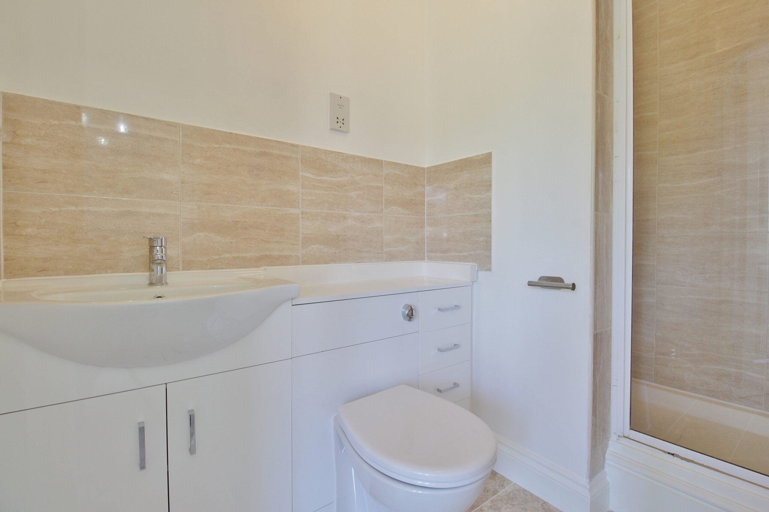 Flat Draper Close in Greater London