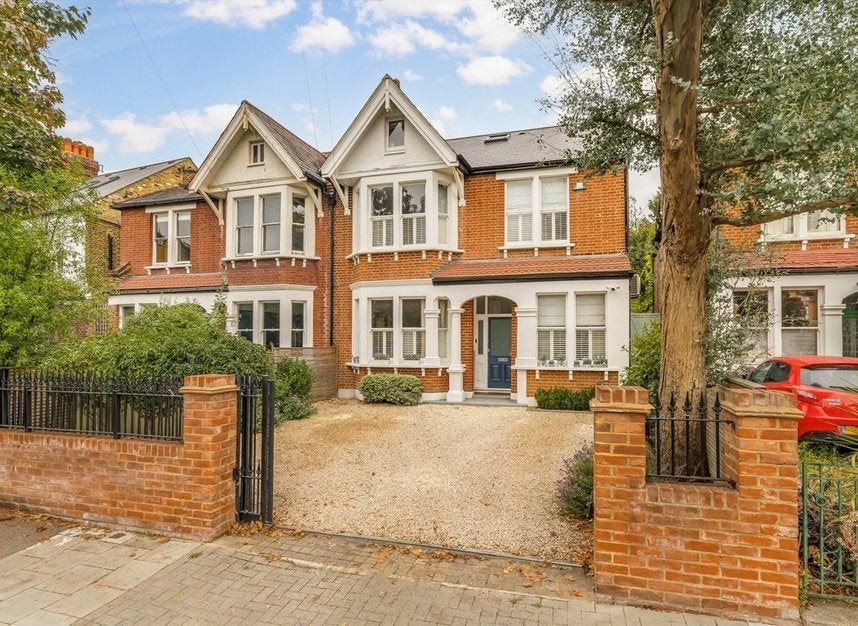 House Rodenhurst Road in Greater London