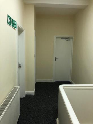 Flat Dickenson Road in Manchester