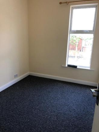 Flat Dickenson Road in Manchester