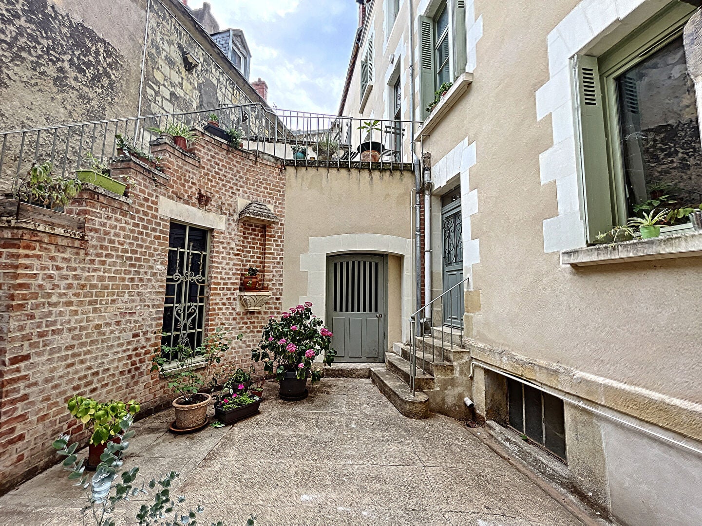 Flat Rue des Halles in Tours