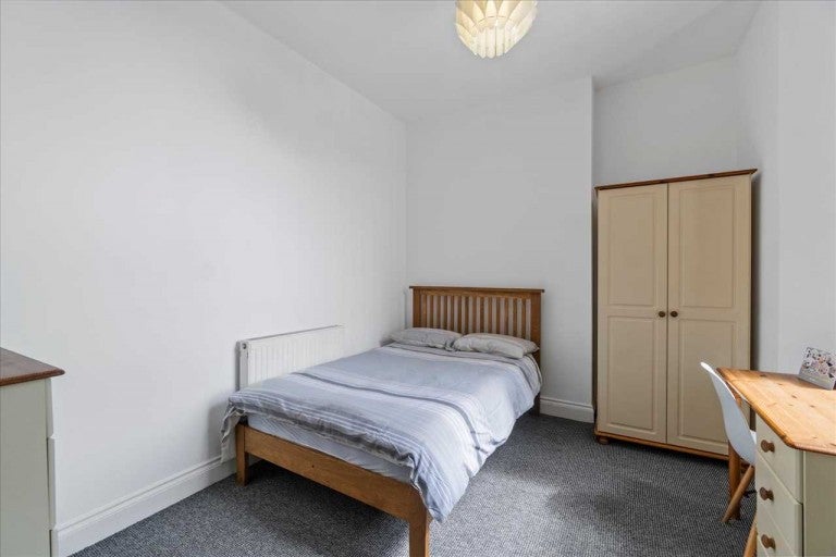 Flat College View in Plymouth