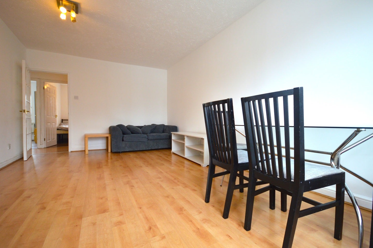 Flat Wheat Sheaf Close in Greater London