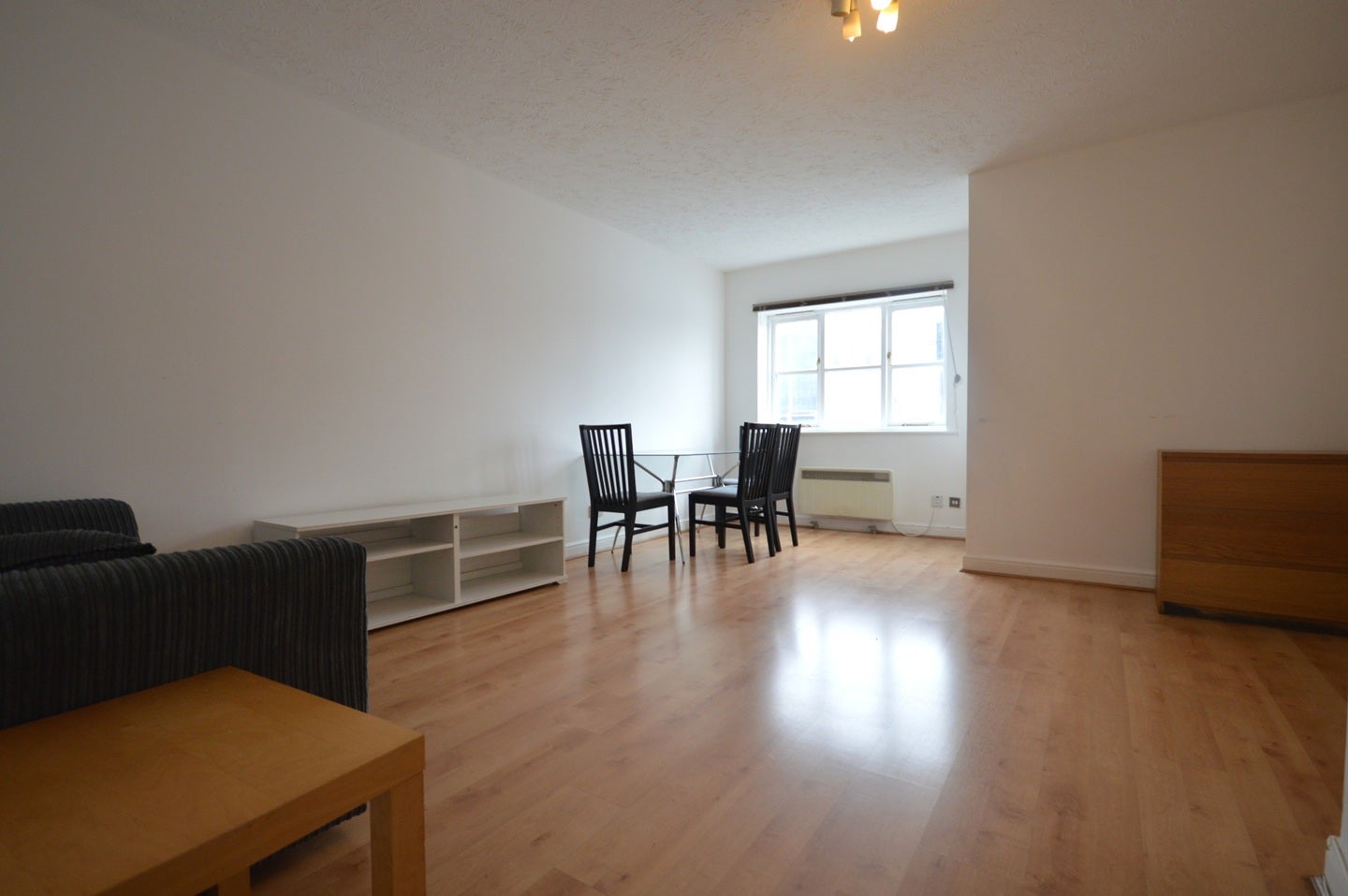 Flat Wheat Sheaf Close in Greater London