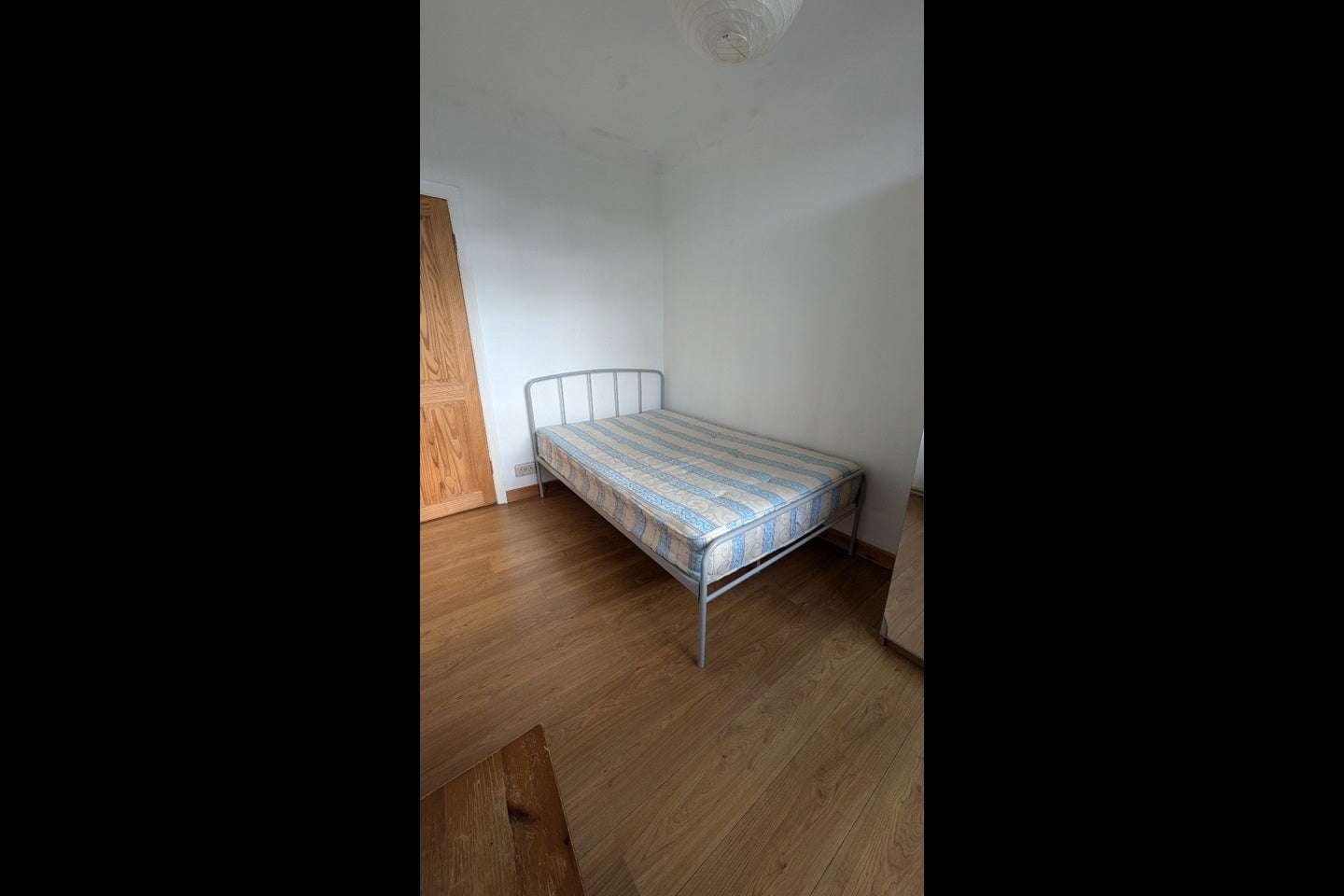 Room Cadogan Road in Greater London