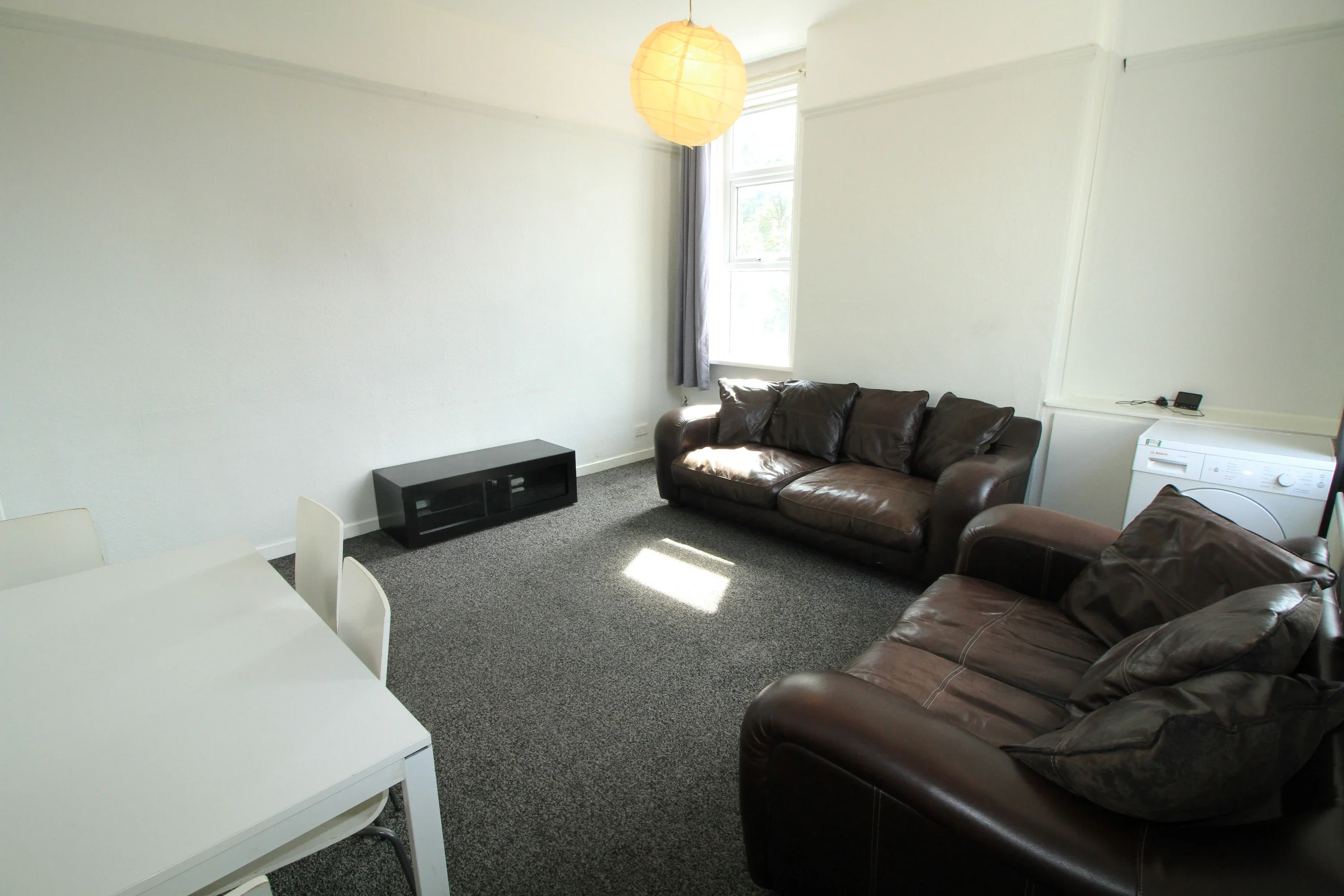 Room Beeston Road in Nottingham
