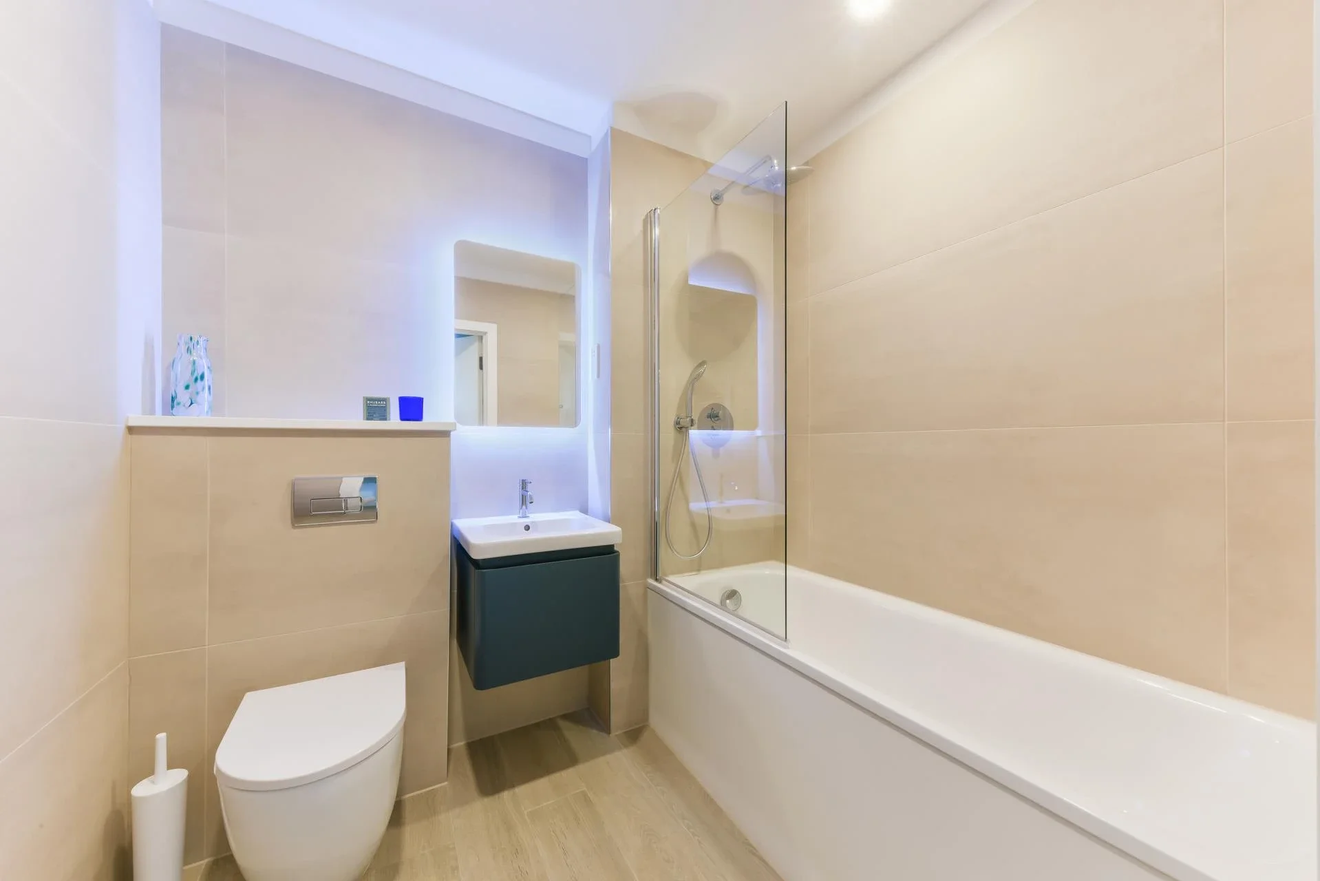 Flat Wyvil Road in Greater London