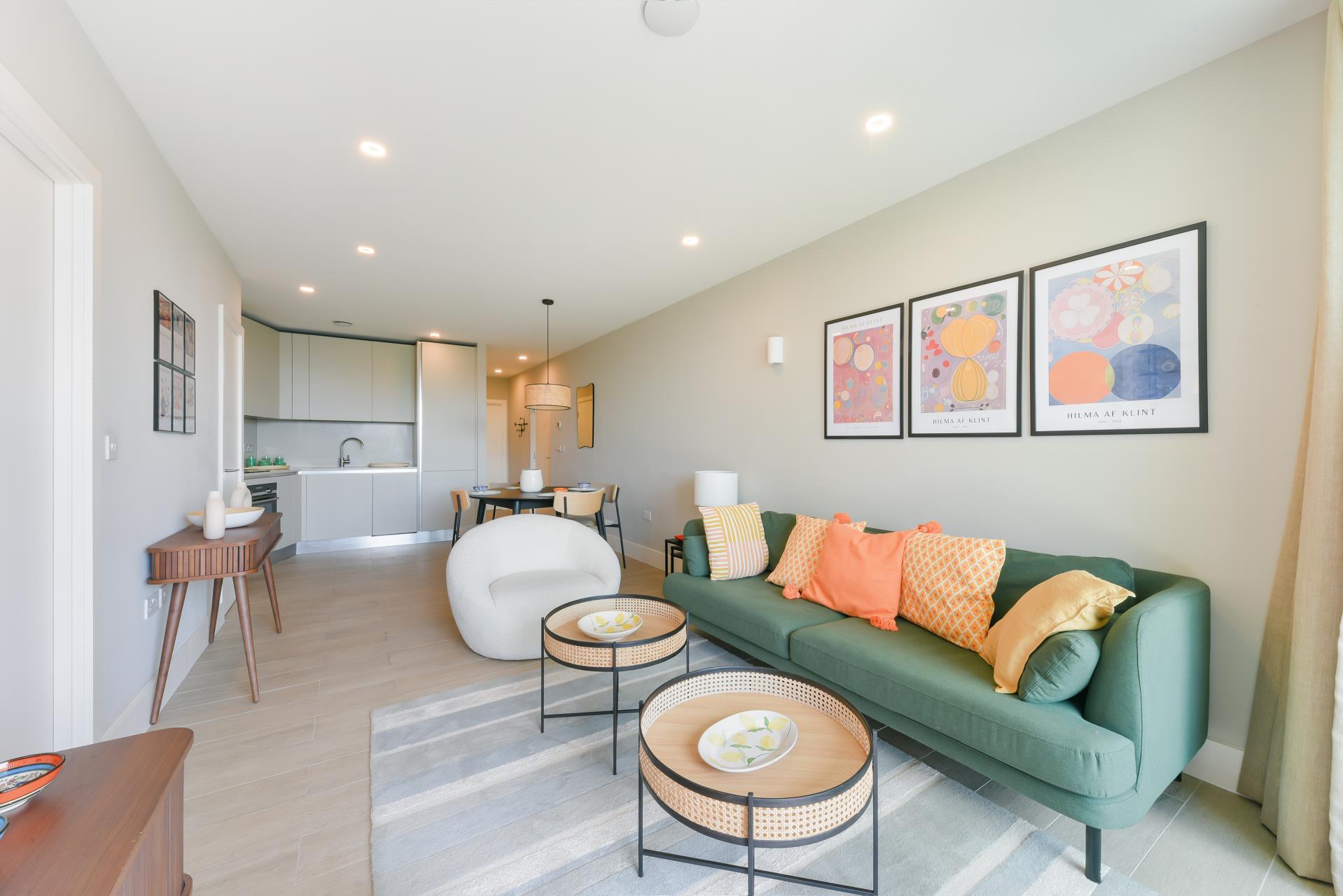 Flat Wyvil Road in Greater London